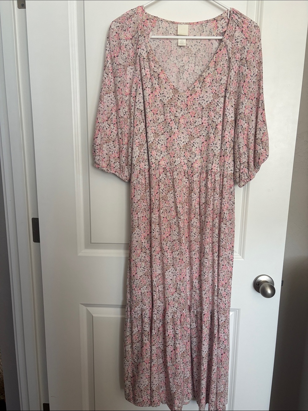 H&M pink tiered puff sleeve floral maxi dress